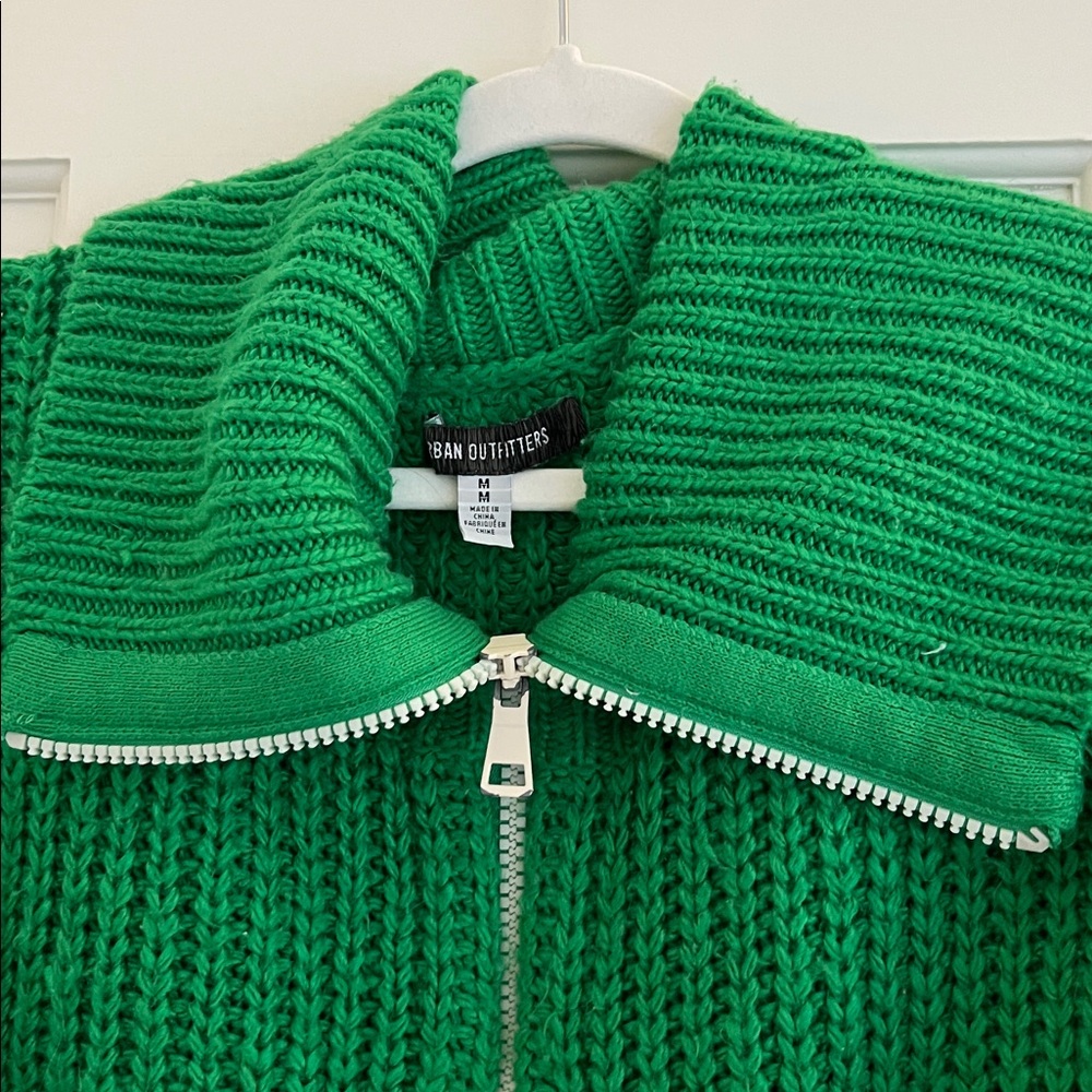Green zip up sweater - Picture 2 of 3